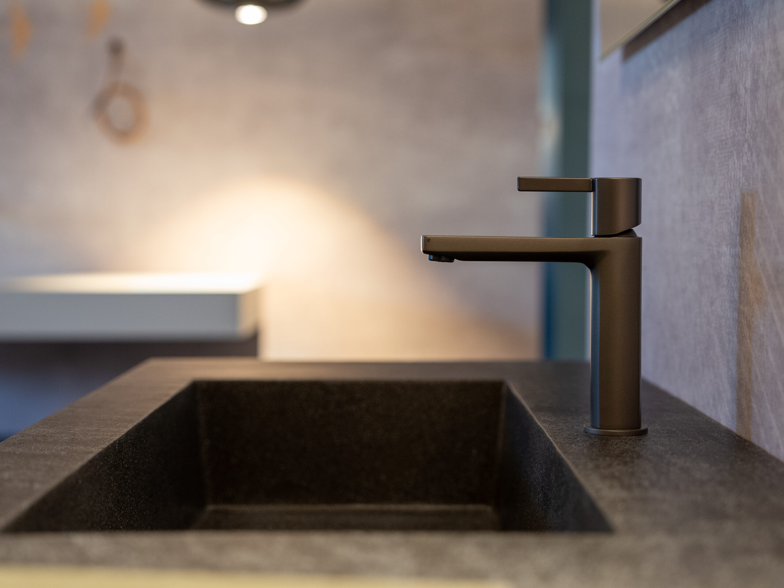 Miscelatori, finiture e accessori bagno Barcella