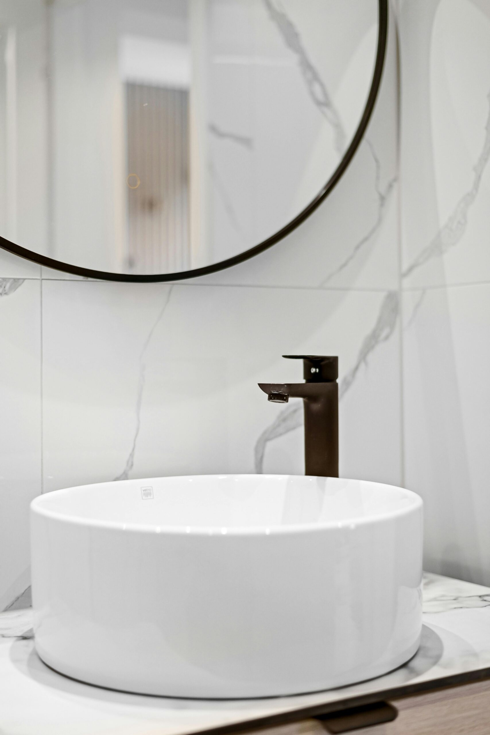 Miscelatori, finiture e accessori bagno Barcella